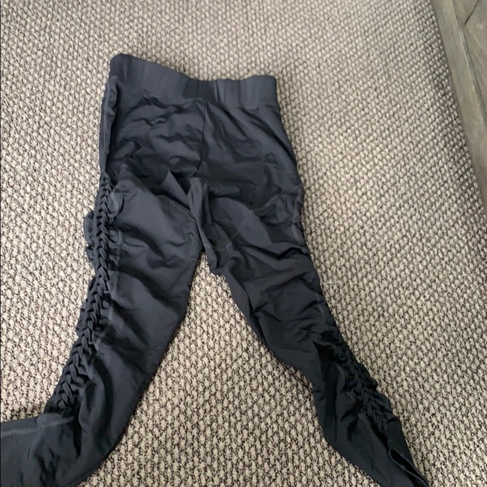Cushnie et ochs black leggings with braid detail